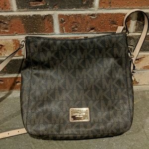 Michael kors crossbody